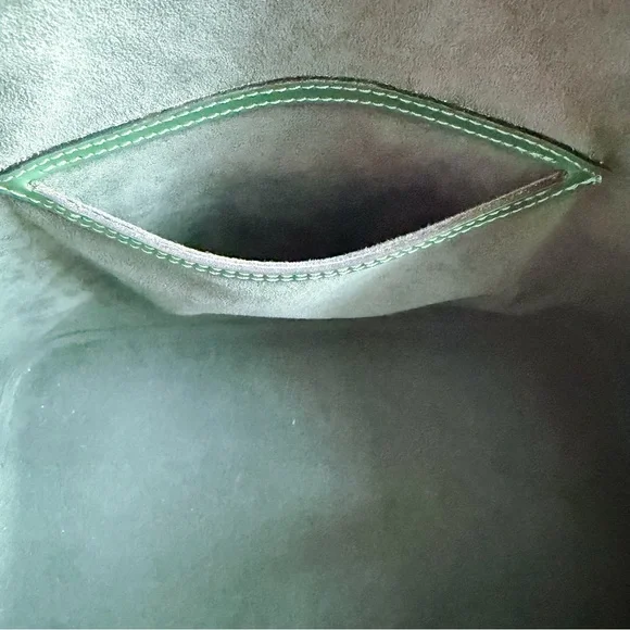 Sale!! Louis Vuitton Green Epi Leather Alma 🍃 - Picture 10 of 15